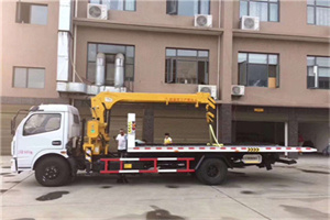 西昌附近汽车轮胎更换